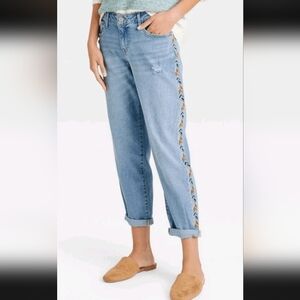 Knox Rose Mid-Rise Straight Leg Boyfriend Jeans w/ Embroidered Side Trim Size 10